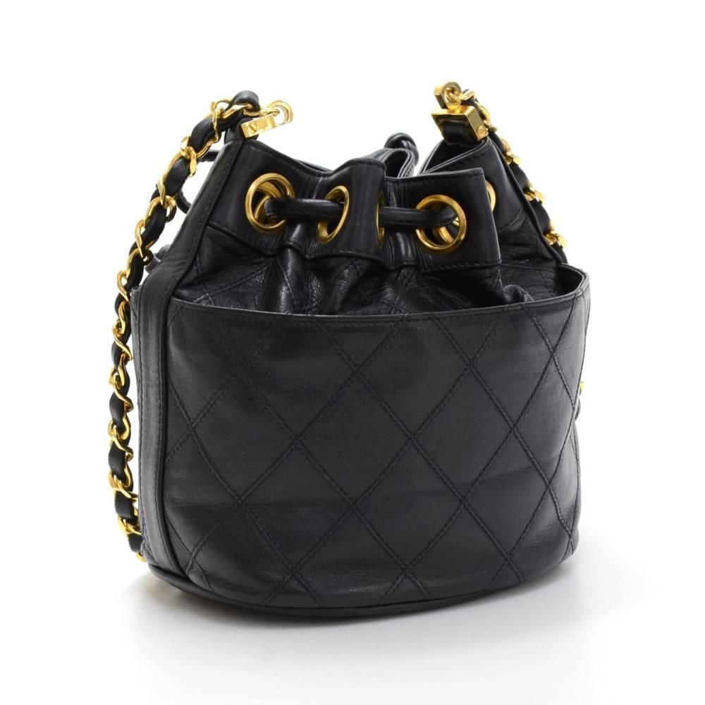 Vintage Chanel Black Quilted Leather Mini Bucket Shoulder Bag In Excellent Condition In Fukuoka, Kyushu
