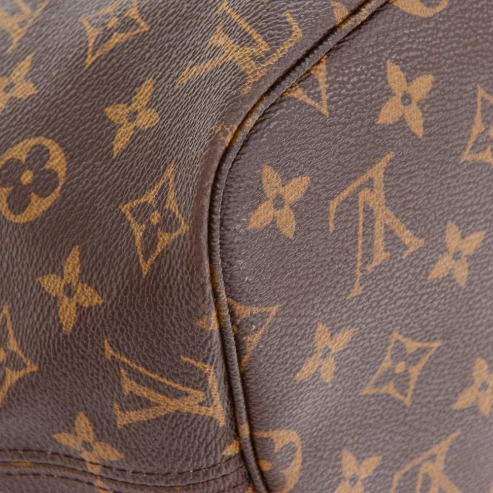 Louis Vuitton Neverfull MM Monogram Canvas Shoulder Tote Bag 2