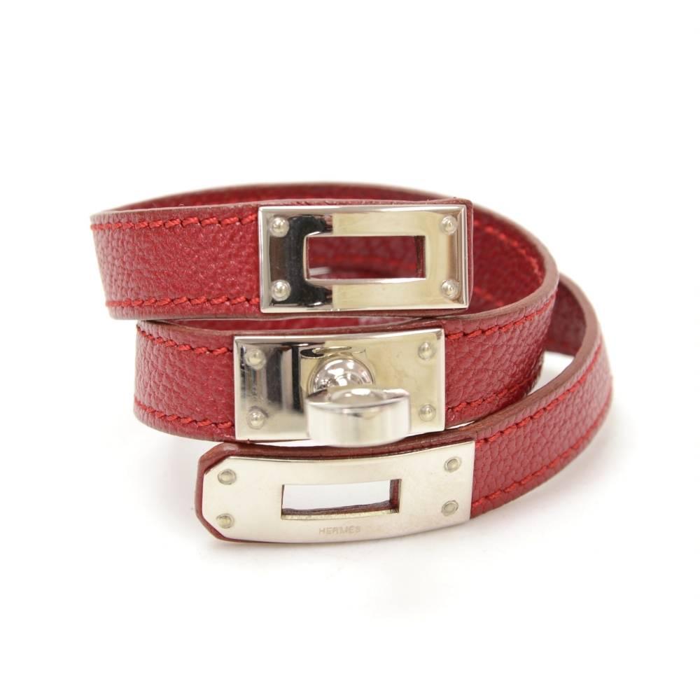 Hermes Kelly bracelet in burgundy leather. Hermes Paris Made in France is engraved on inside. It is very stylish and great statement wherever you go. 

Made in: France
Size: 14.6 x 0.5 x x inches or 37 x 1.3 x x cm
Color: Red
Dust bag:   Not