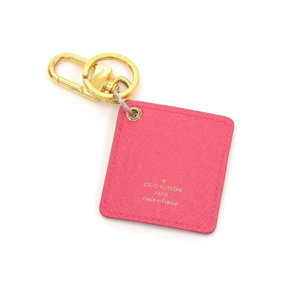 Louis Vuitton Key holder / key chain on charm. Lovely design would make your keys easy to find. As well you can place it on your LV bag to accessorize.

Made in: France
Size: 4.7 x 2.2 x 0 inches or 12 x 5.5 x 0 cm
Color: Brown
Dust bag:   Not