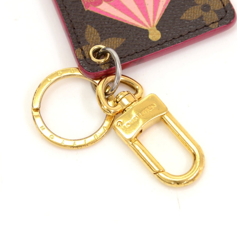 Louis Vuitton Illustre Carousel Monogram Gold Tone Key Chain/Holder at  1stDibs