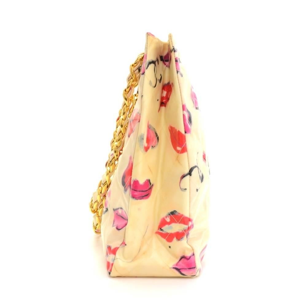 Chanel Jumbo XL Beige x Multicolor Lips and Kisses Graffiti Nylon Tote Bag In Good Condition In Fukuoka, Kyushu