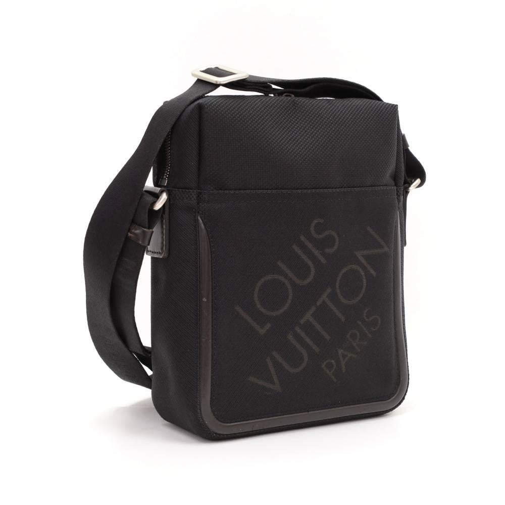 Louis Vuitton Citadin Black Damier Geant Canvas Messenger Bag In Excellent Condition In Fukuoka, Kyushu