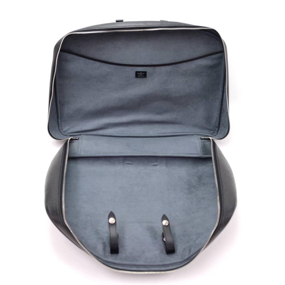 Louis Vuitton Helanga 1 Poche Epicea Black Taiga Travel Bag 6