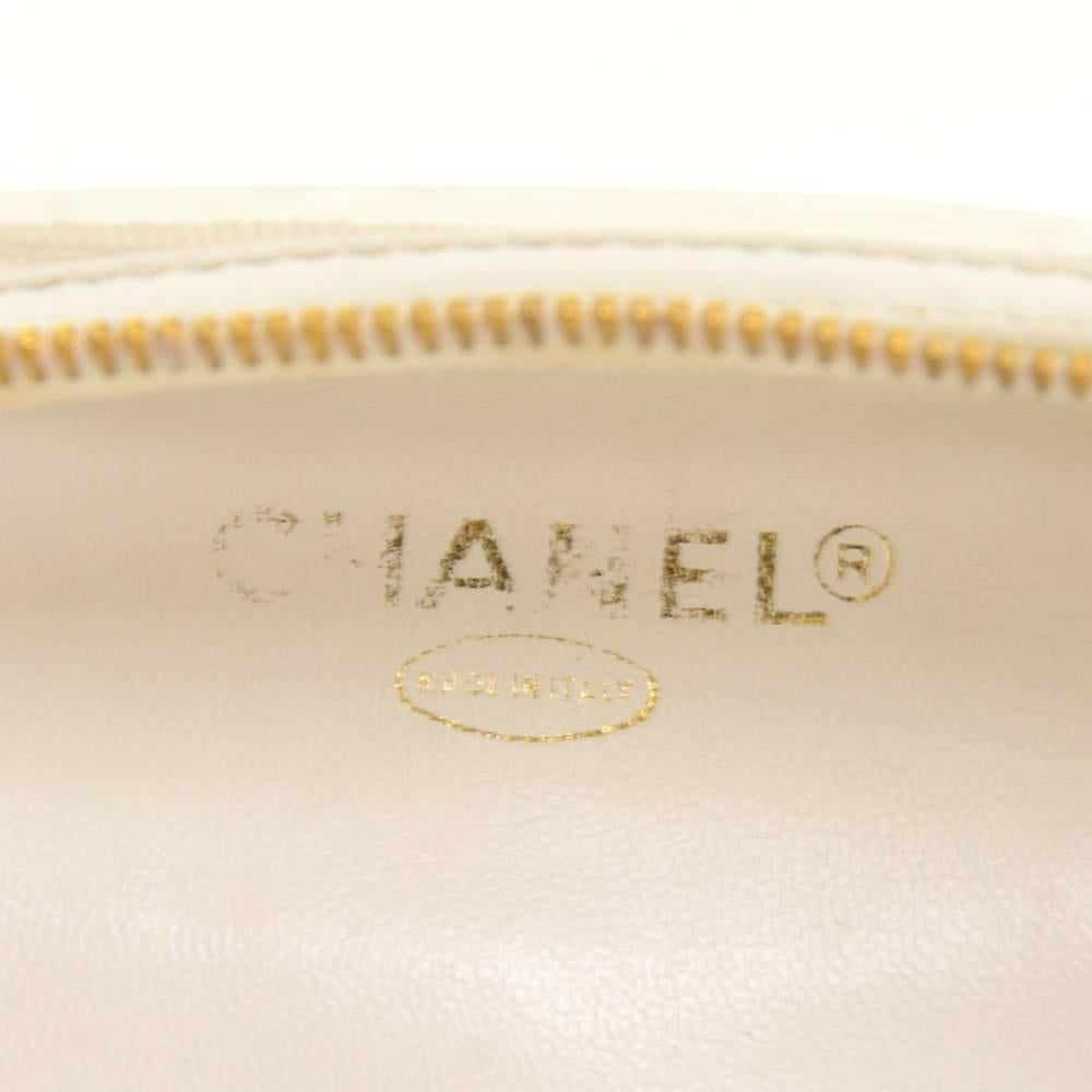 Chanel Vanity White Leather x Vinyl Cosmetic Hand Bag 4