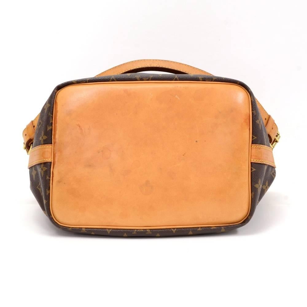 Women's Louis Vuitton Petit Noe Monogram Canvas Shoulder Bag