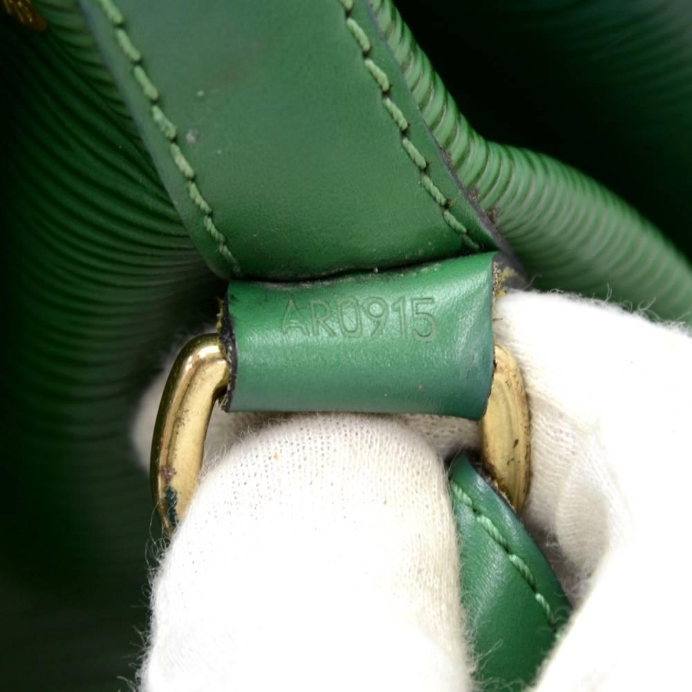 Vintage Louis Vuitton Petit Noe Green Epi Leather Shoulder Bag 4