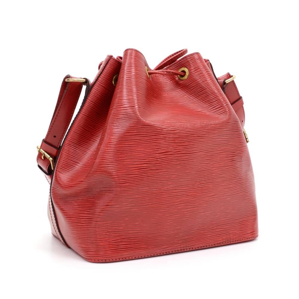 Vintage Louis Vuitton Petit Noe Red Epi Leather Shoulder Bag In Good Condition In Fukuoka, Kyushu
