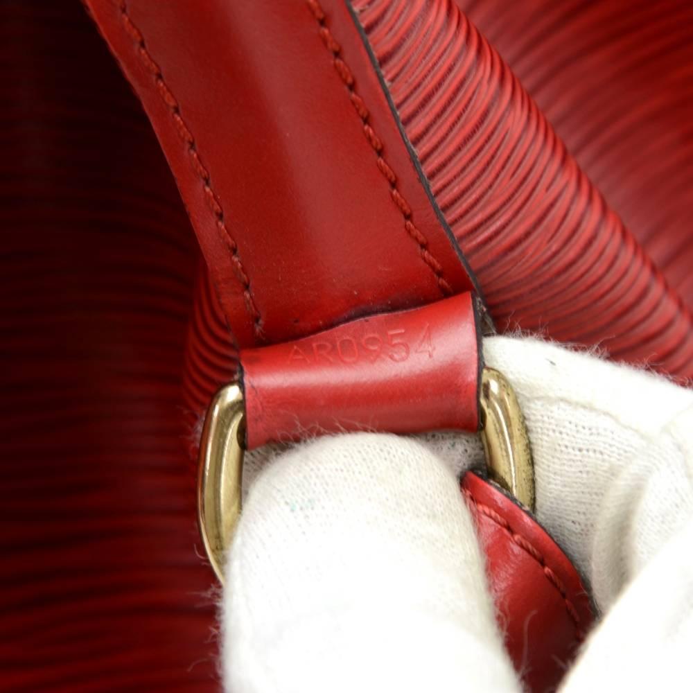 Vintage Louis Vuitton Petit Noe Red Epi Leather Shoulder Bag 5