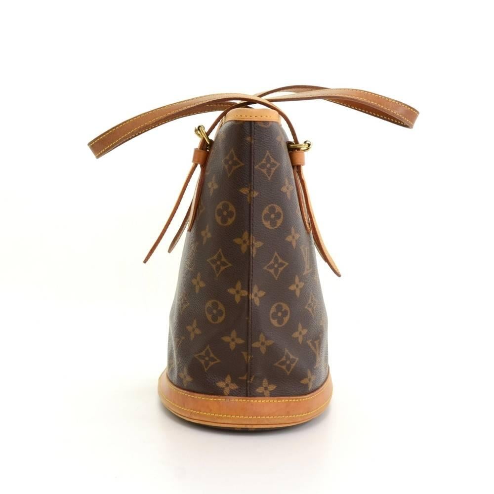 Women's Louis Vuitton Bucket PM Monogram Canvas Shoulder Bag