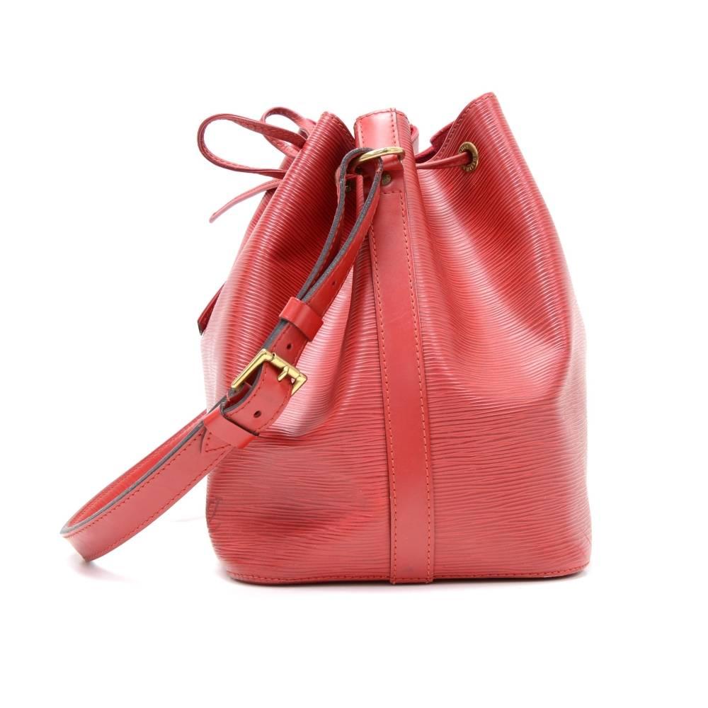 Vintage Louis Vuitton Petit Noe Red Epi Leather Shoulder Bag In Good Condition In Fukuoka, Kyushu