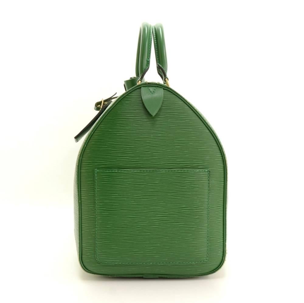 Women's or Men's Vintage Louis Vuitton Keepall 45 Green Epi Leather Duffle Travel Bag