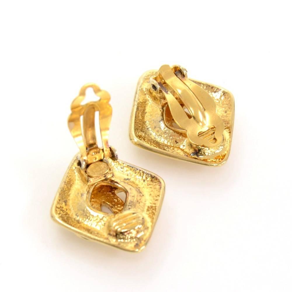 Chanel Gold Tone CC Logo Earrings In Excellent Condition In Fukuoka, Kyushu
