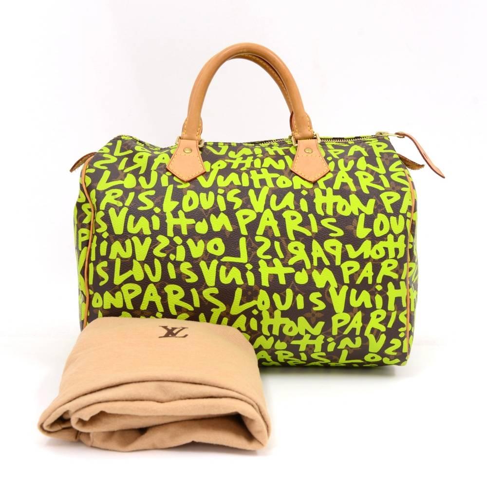 Louis Vuitton Graffiti Speedy 30 bag crafted in monogram canvas. It offers light weight elegance in a compact format. Inspired by the famous keep all travel bag, it features a brass zip closure. Perfect for carrying everyday essentials.

Made in:
