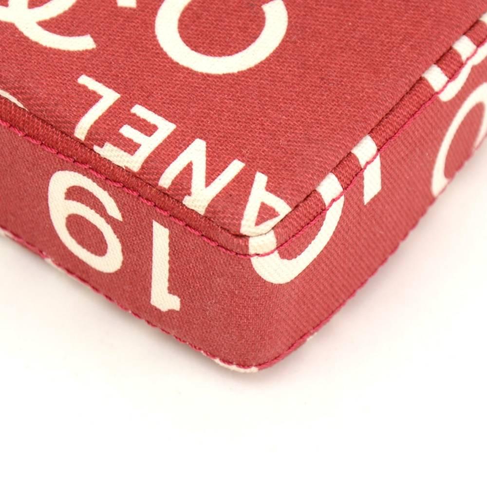 Chanel Red x White Canvas Mobile Phone Sunglasses Shoulder Case For Sale 2
