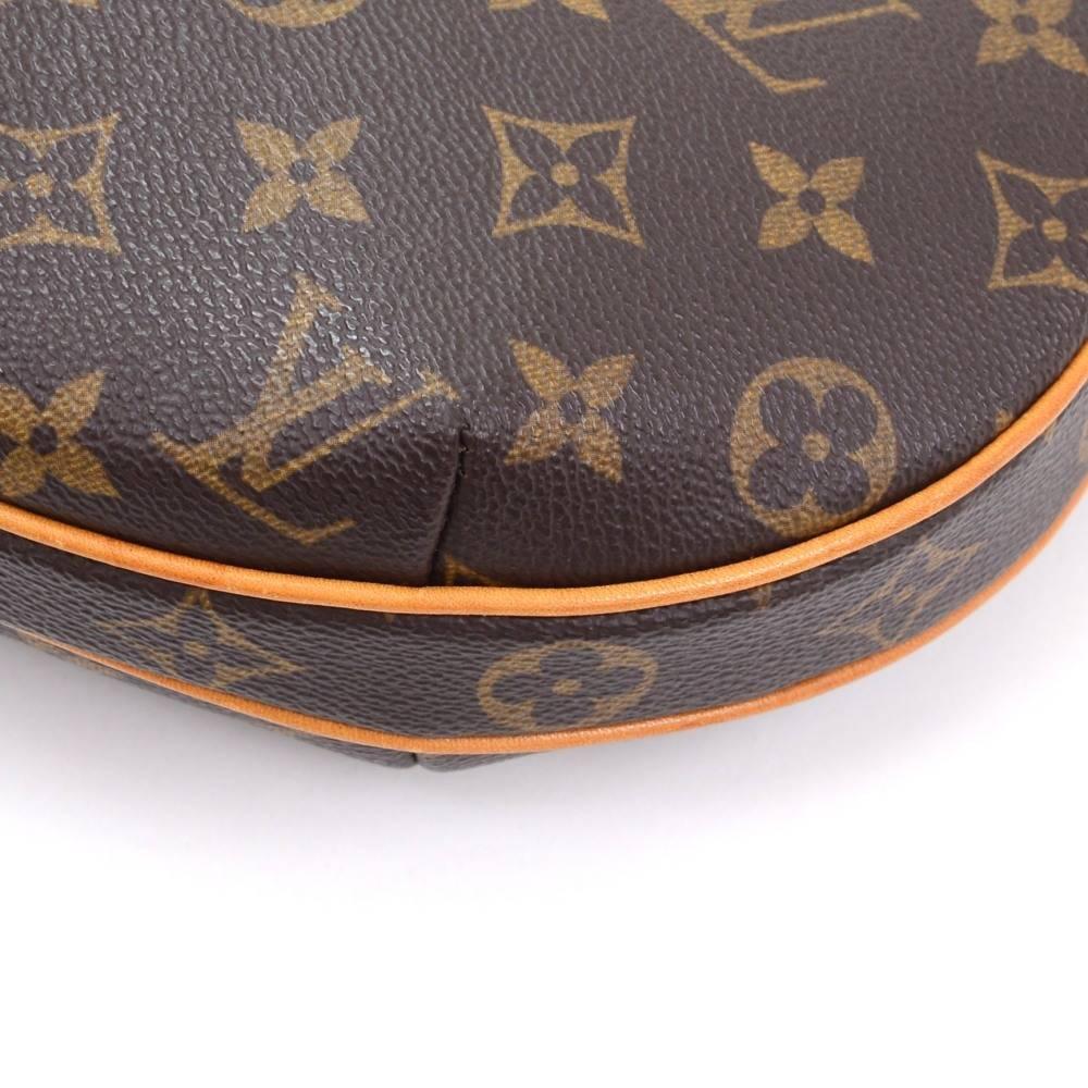 Louis Vuitton Pochette Croissant Monogram Canvas Shoulder Handbag In Good Condition In Fukuoka, Kyushu