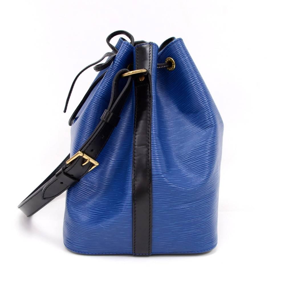 Vintage Louis Vuitton Petit Noe Vio Blue x Black Epi Leather Shoulder Bag 1