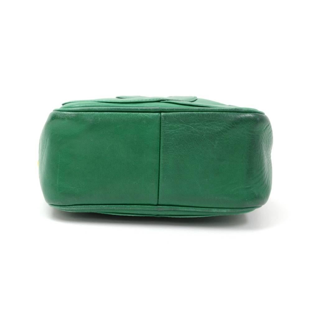 Vintage Chanel Green Leather Fringe Shoulder Small Bag 2