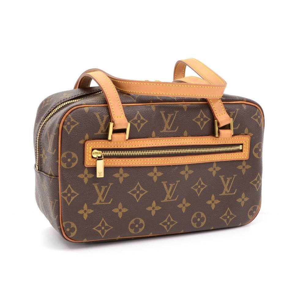 Louis Vuitton Cite shoulder Bag in monogram canvas. It has large double zipper closure, 1 exterior pocket with zipper. Inside has brown washable lining, 2 large side opened pockets and one for mobile. Great size for everyday!

Made in: France
Serial