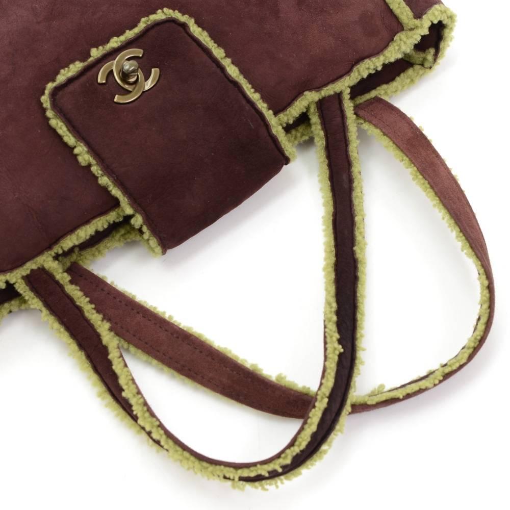 Women's Chanel Burgundy x Green Mutton Leather Hand Bag
