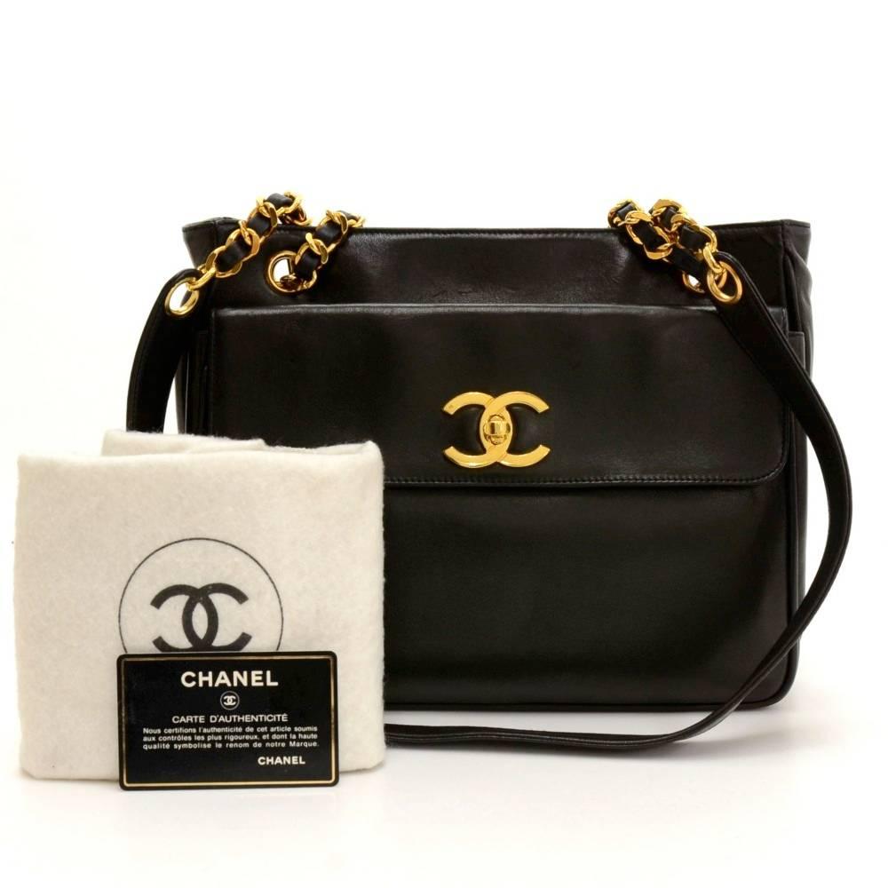 Chanel tote in black leather. It has 1 flap pocket with large CC twist lock in front and 1 open pocket on back. Main access is secured with 2 magnetic closure. Inside is in black leather lining with 2 zipper pockets. Comfortably carried on shoulder