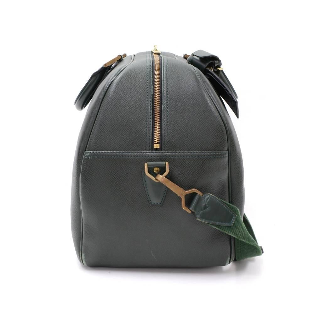 Women's or Men's Louis Vuitton Kendall GM Green Taiga Leather Kendall Travel Handbag + Strap