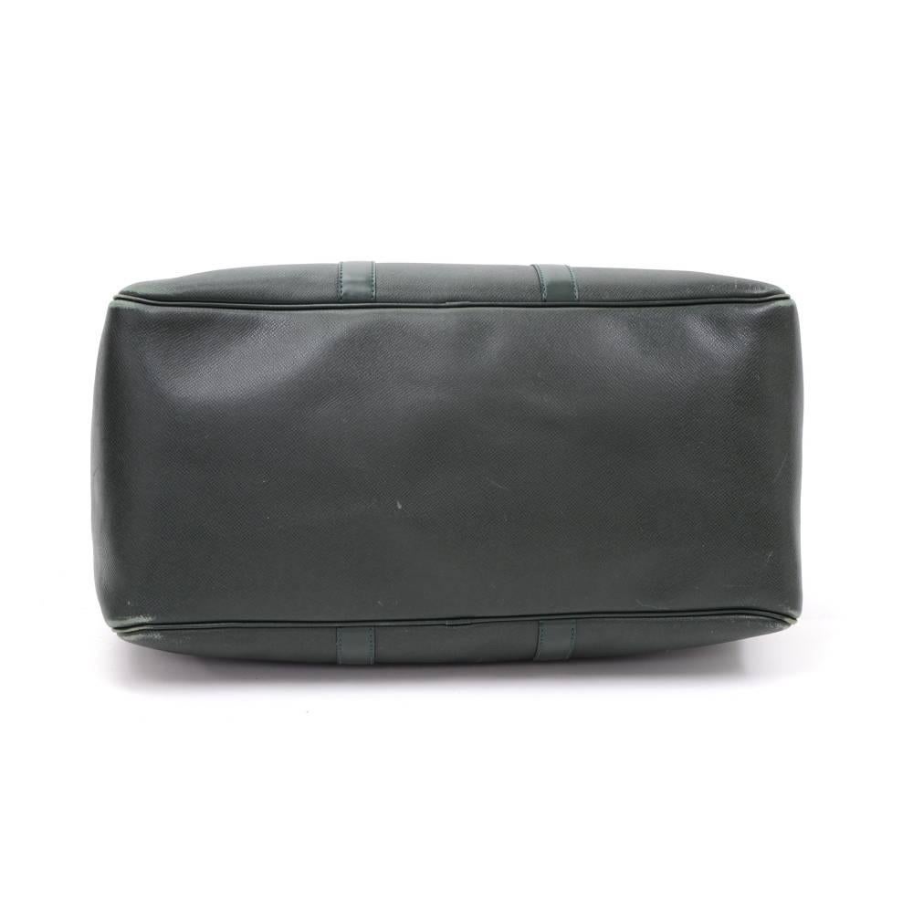 Louis Vuitton Kendall GM Green Taiga Leather Kendall Travel Handbag + Strap 1