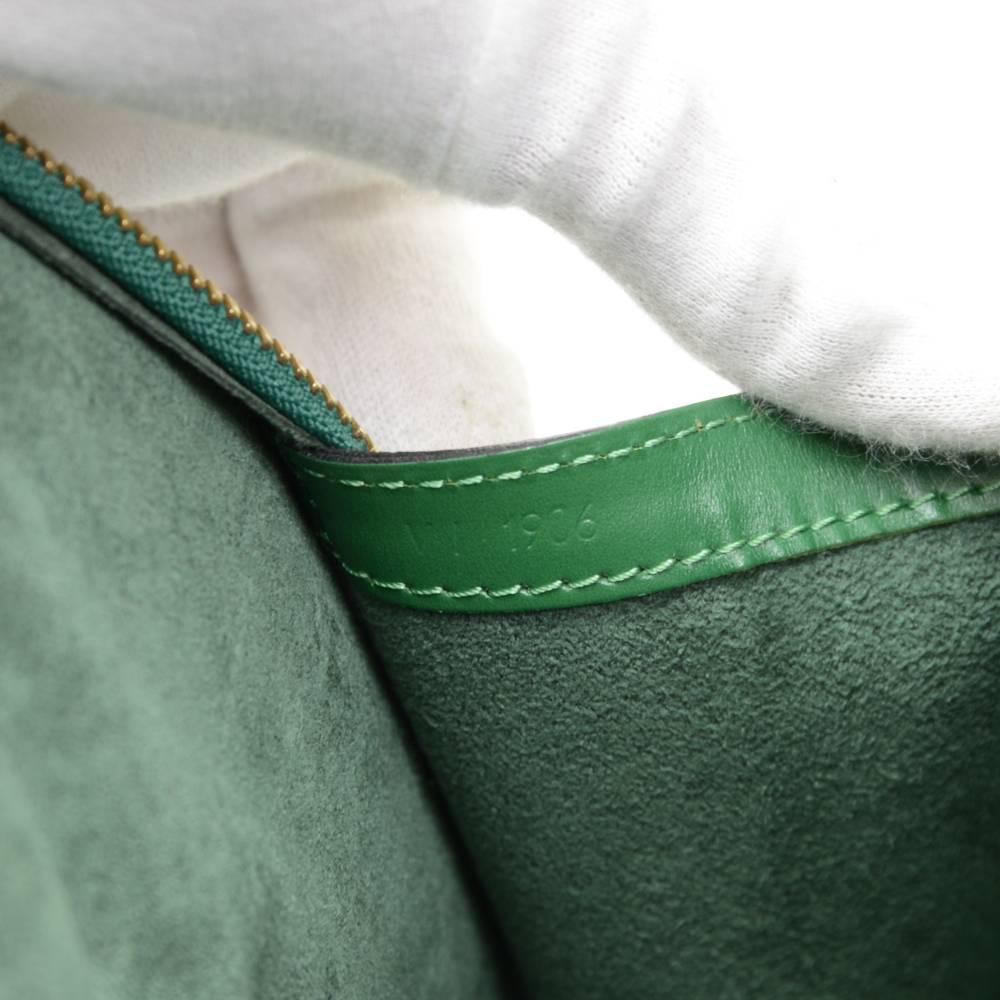 Vintage Louis Vuitton Lussac Green Epi Leather Large Shoulder Bag In Good Condition For Sale In Fukuoka, Kyushu