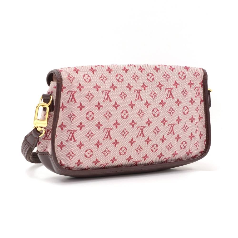 Louis Vuitton Marjorie Mini Monogram Canvas hand bag. Top secured with double flap and belt closure. Second flap is secured with stud lock. Perfect for daily use.

Made in: France
Serial Number: T H 0 0 5 4
Size: 10.4 x 6.3 x 2 inches or 26.5 x 16 x