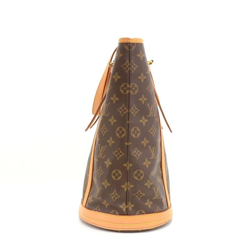 Women's Louis Vuitton Bucket GM Monogram Canvas Shoulder Bag