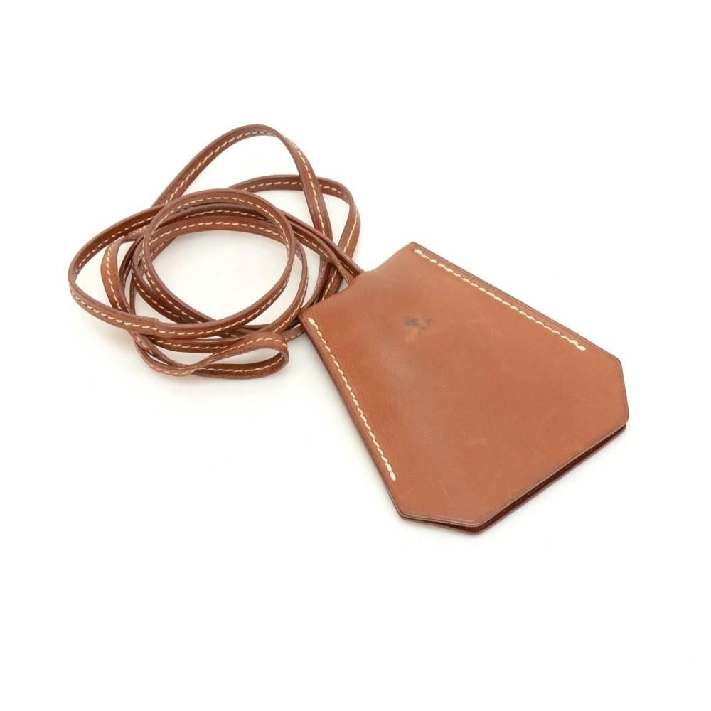 Hermes Clochette key holder in brown leather. Its very nice and would make a great statement.Size: String drop app 20.1 inch or 51 cm

Made in: France
Size: 20.1 x 0 x 0 inches or 51 x 0 x 0 cm
Color: Brown
Dust bag:   Not included  
Box:   Not
