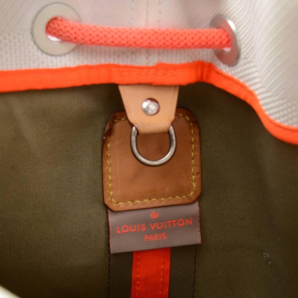Louis Vuitton LV Cup 2003 White Damier Geant Shoulder Bucket Bag 4