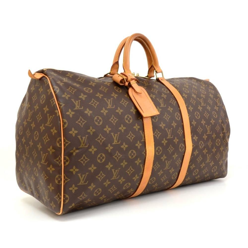 Louis Vuitton Keepall 55 is a classic of the Louis Vuitton travel bag collection. This spacious large sized version in Monogram canvas and a double brass zipper. A great companion wherever you go. It comes with name tag and poignees.

Made in:
