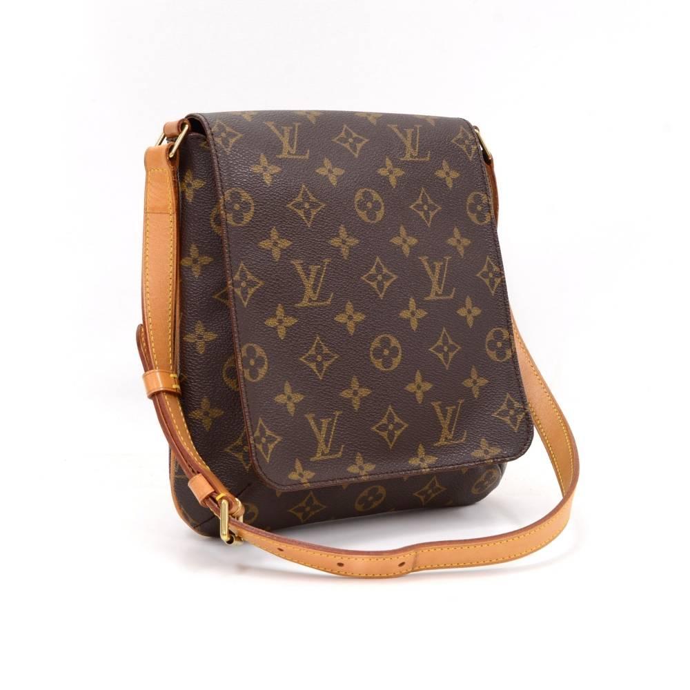 Louis Vuitton Musette Salsa shoulder bag. Flap with magnetic closure. Inside has brown Alkantra lining and 1 open pocket. Adjustable leather strap could be worn on one shoulder. Excellent for everyday or for traveling. 

Made in: France
Serial
