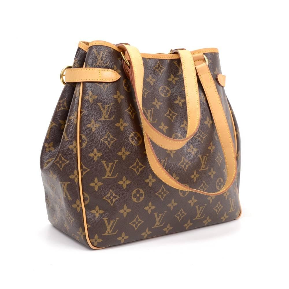 Louis Vuitton Batignolles vertical shoulder/handbag in Monogram canvas. Inside has brown fabric lining and 1 zipped pocket and 1 for mobile or glasses. It is specially designed to keep all your items perfectly organized!

Made in: France
Serial