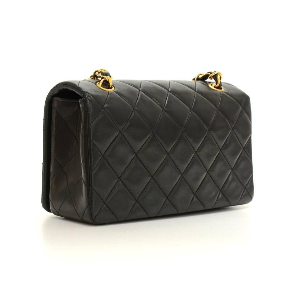 Vintage Chanel Black Quilted Leather Shoulder Flap Mini Bag  In Excellent Condition In Fukuoka, Kyushu