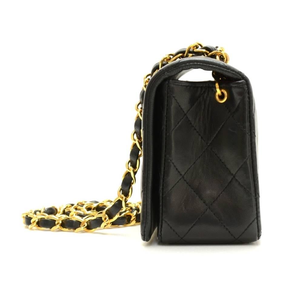 Women's Vintage Chanel Black Quilted Leather Shoulder Flap Mini Bag 