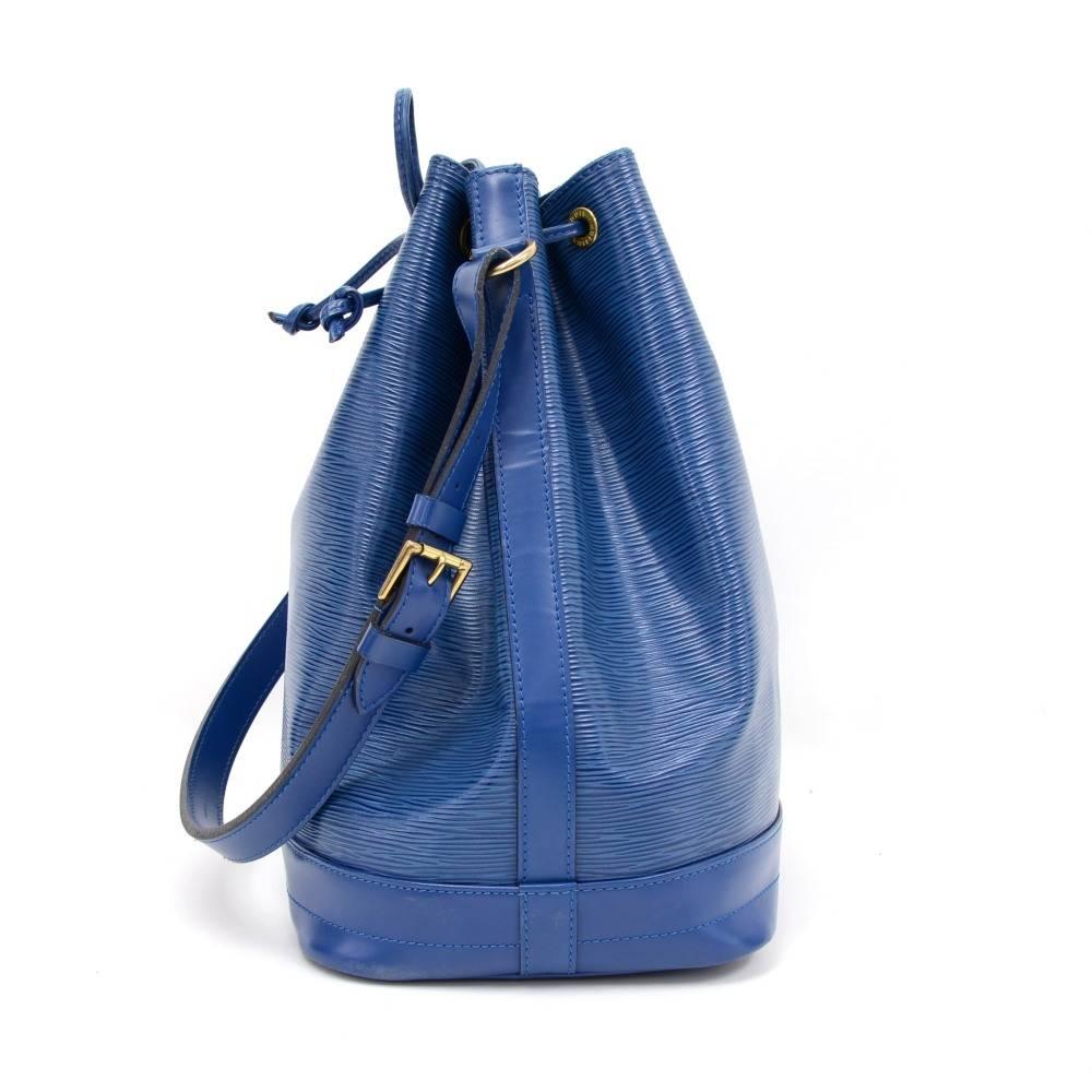 Louis Vuitton Noe Large Blue Epi Leather Shoulder Bag  In Good Condition For Sale In Fukuoka, Kyushu