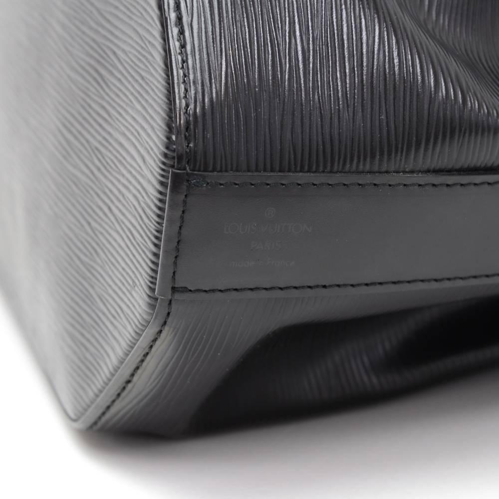 Louis Vuitton Sac Depaule PM Black Epi Leather Shoulder Bag  4
