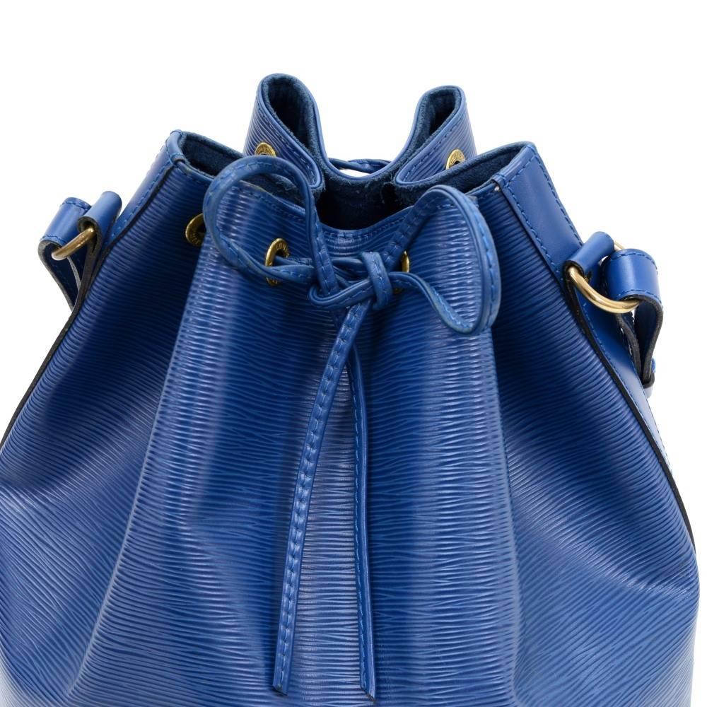 Vintage Louis Vuitton Noe Large Blue Epi Leather Shoulder Bag  3