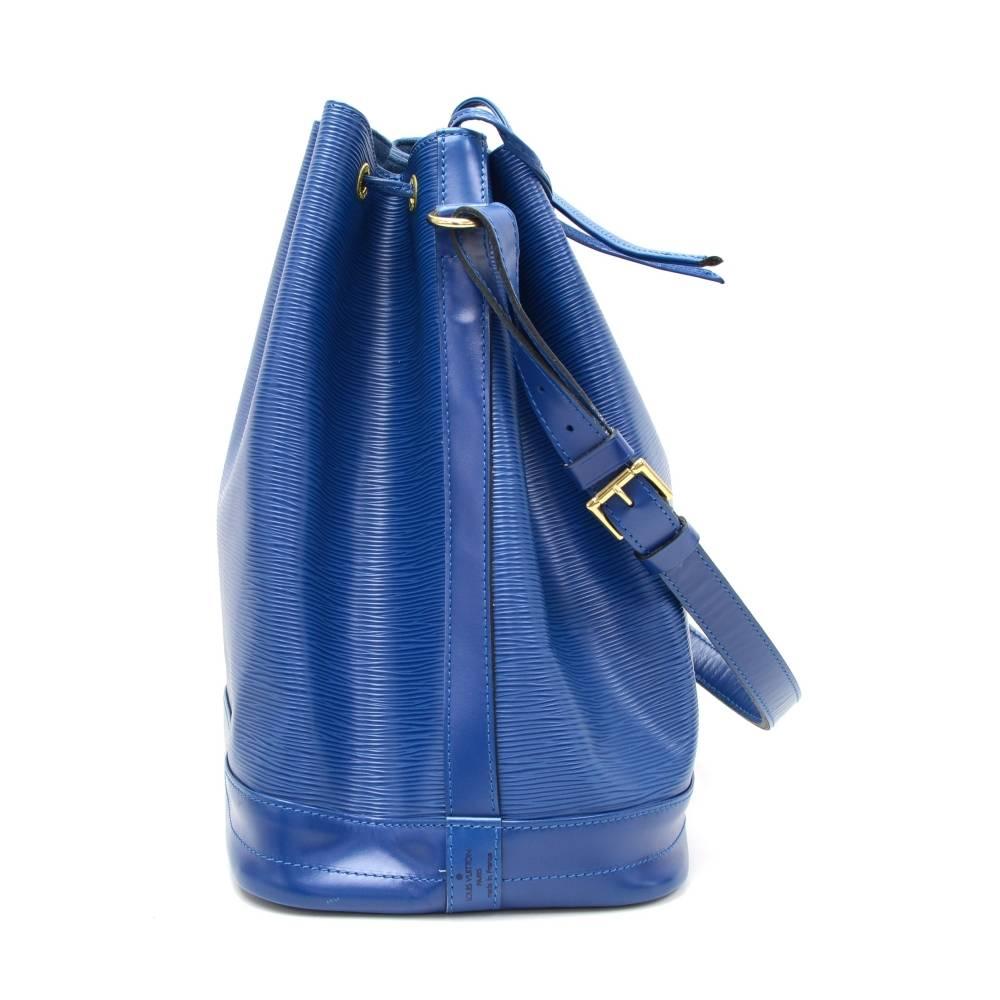 Women's Vintage Louis Vuitton Noe Large Blue Epi Leather Shoulder Bag