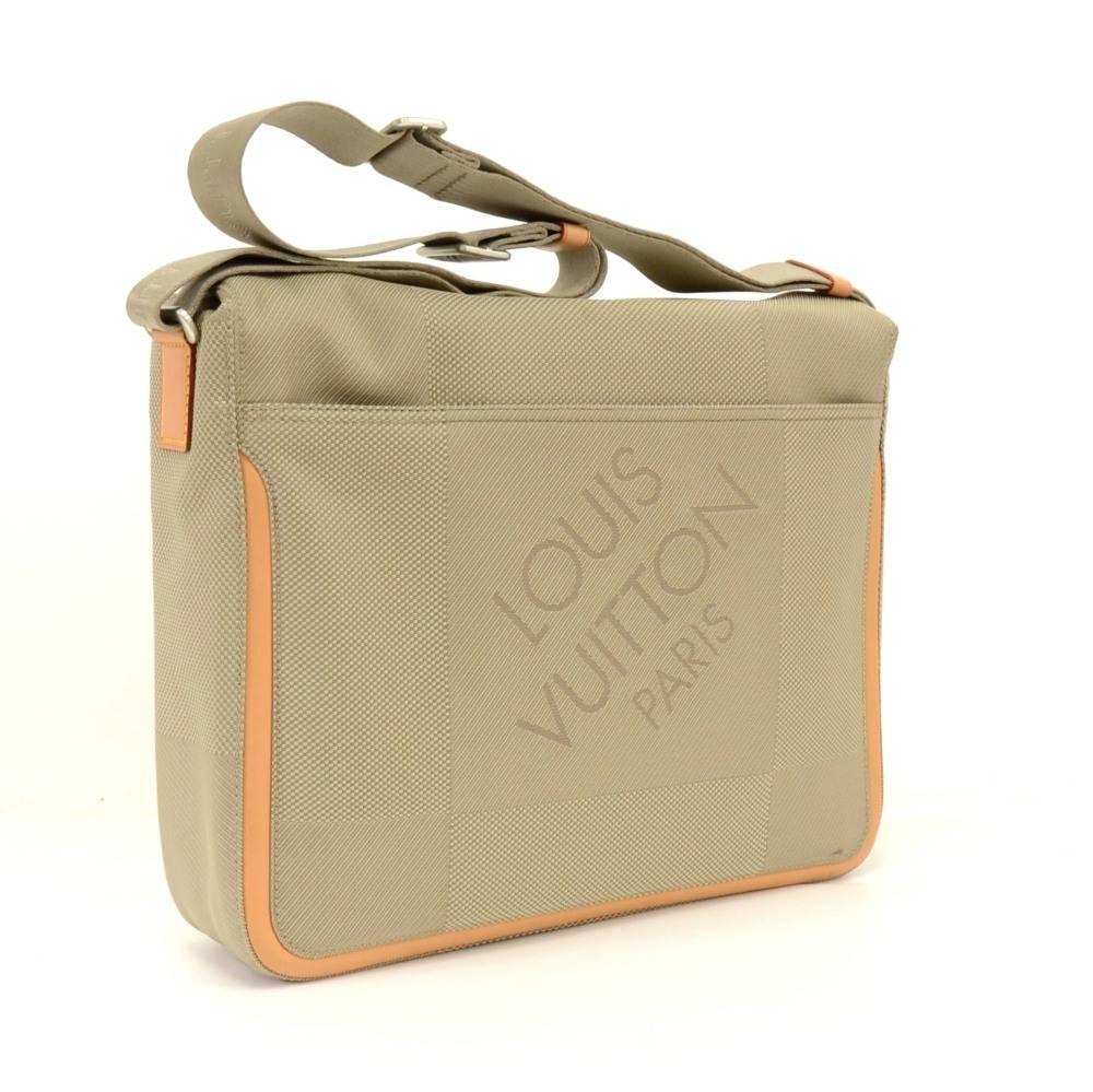 Beige Louis Vuitton Messager Gray Damier Geant Canvas Messenger Laptop Bag
