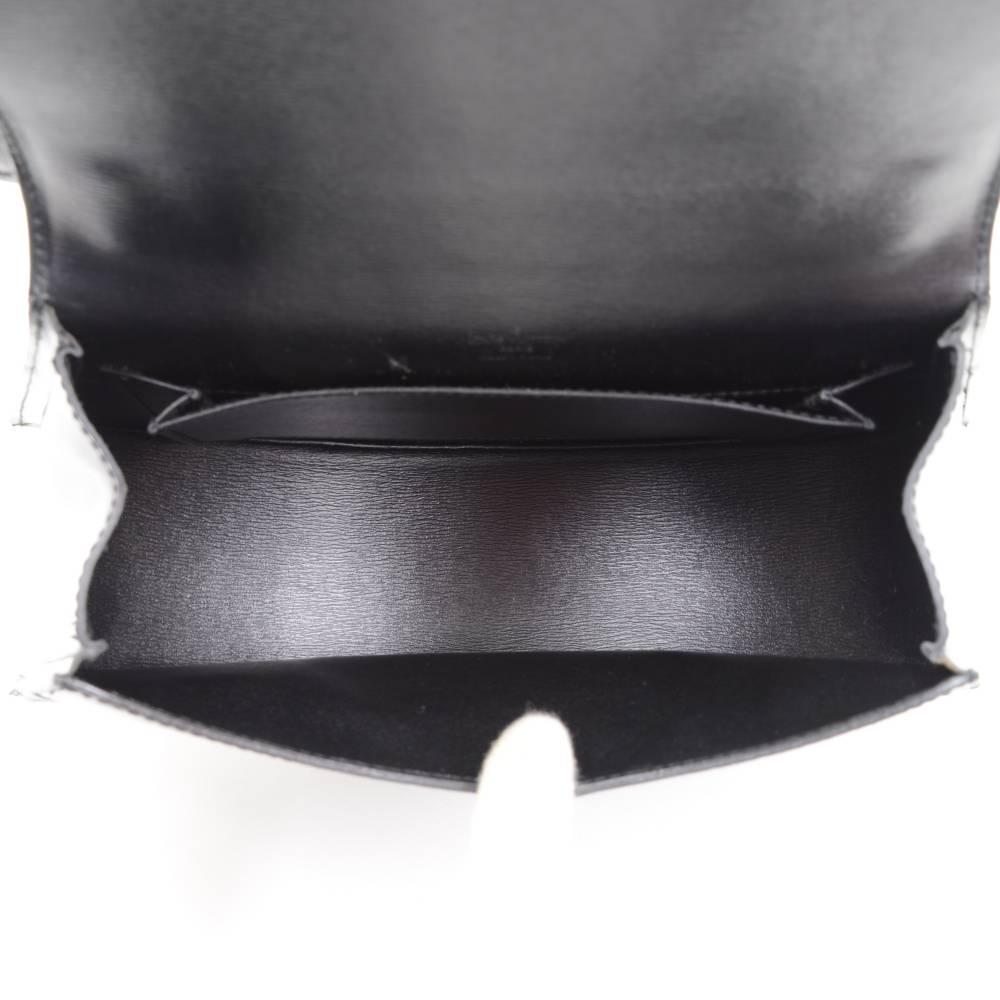 Louis Vuitton Tilsitt Black Epi Leather Shoulder Pochette Bag For Sale 3