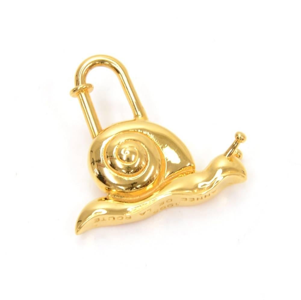 Hermes Annee De La Main Gold Tone Snail Cadena Lock Charm - 1995 Limited  In New Condition In Fukuoka, Kyushu