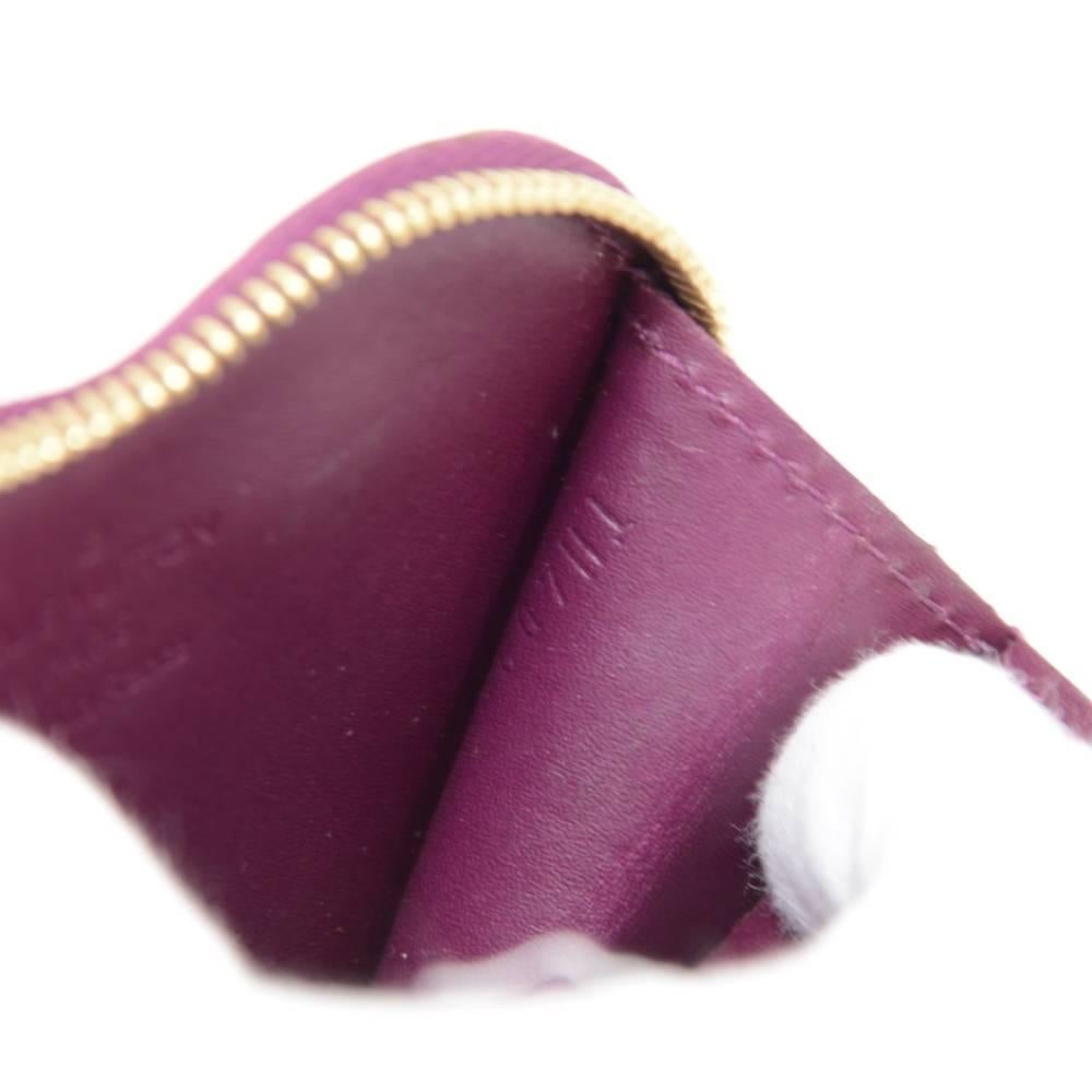 Women's Louis Vuitton Porte Monnaies Cruer Dark Purple Violet Heart Shaped Coin Case  For Sale