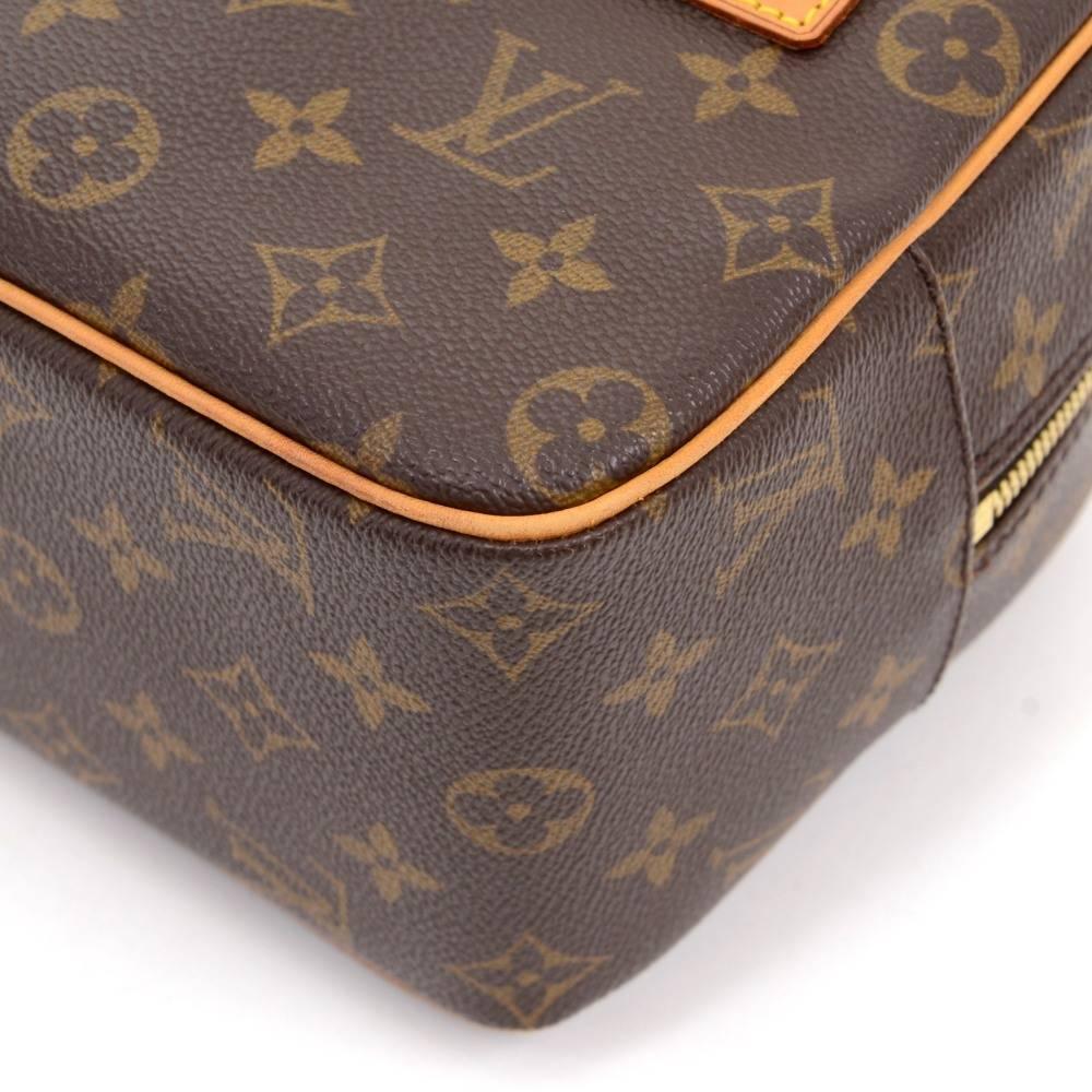 Louis Vuitton Cite MM Monogram Canvas Shoulder Bag 3