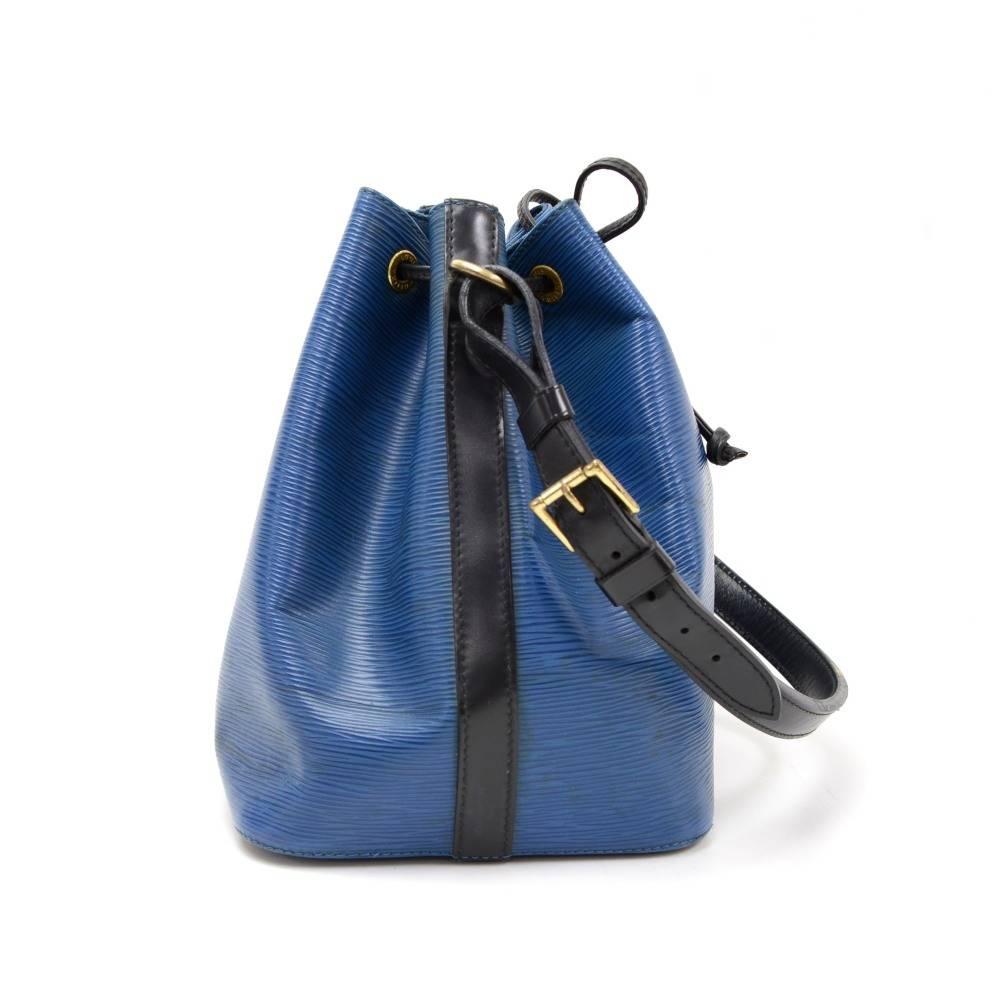 Women's Vintage Louis Vuitton Petit Noe Vio Blue x Black Epi Leather Shoulder Bag