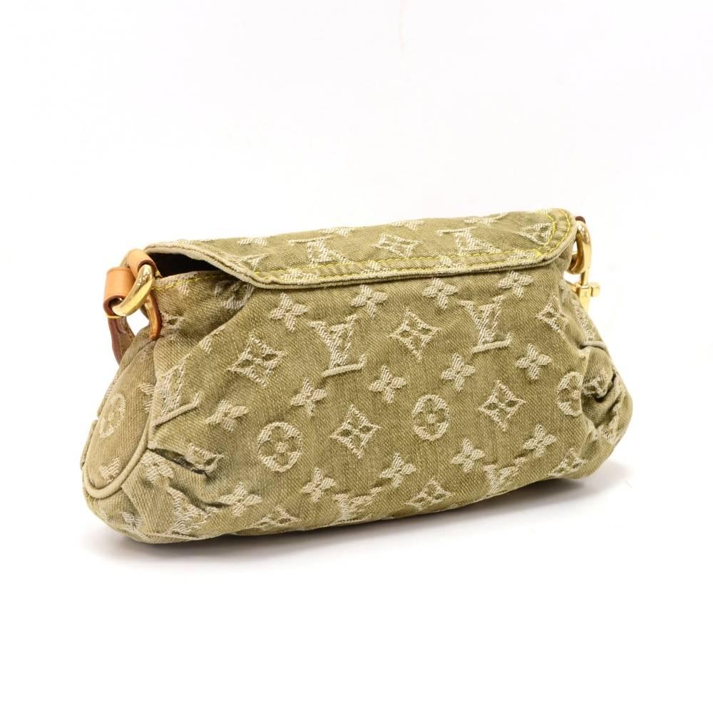 Louis Vuitton Mini Pleaty shoulder/ handbag in Denim Monogram. It has flap with lock. Inside is in green suede leather lining with 1 open pocket. Can carry in hand or on one shoulder. Perfect for daily use or night out. 

Made in: USA
Serial Number: