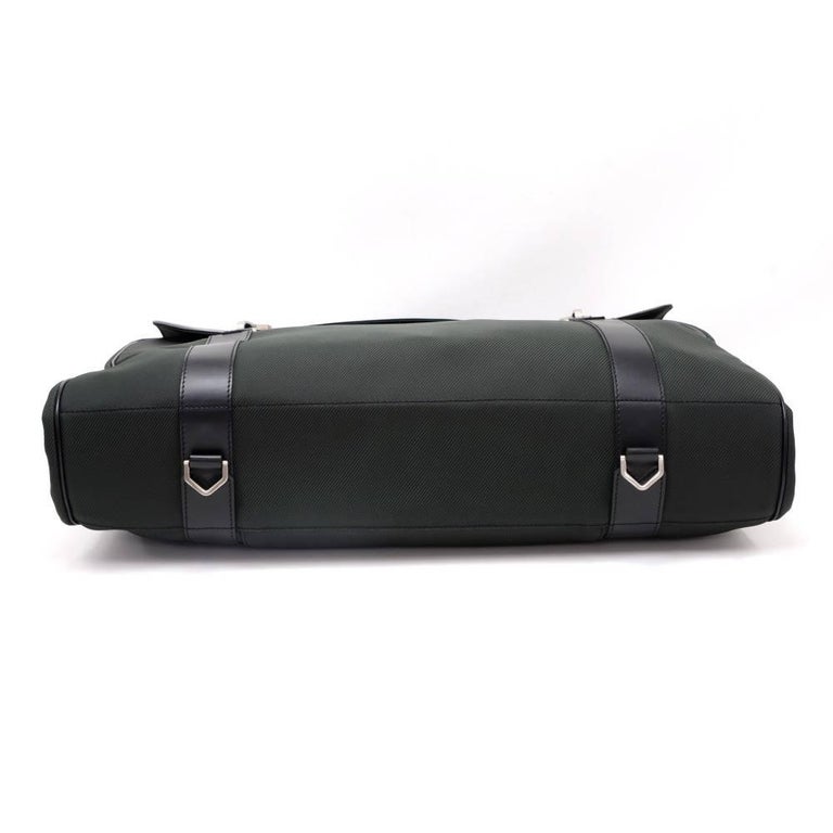 Louis Vuitton Noir/Vert Taiga Portable Gibeciere Garment Travel