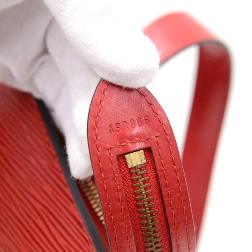 Vintage Louis Vuitton Saint Jacques GM Red Epi Leather Shoulder Bag For Sale 4
